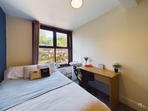 bed 4 - click for photo gallery